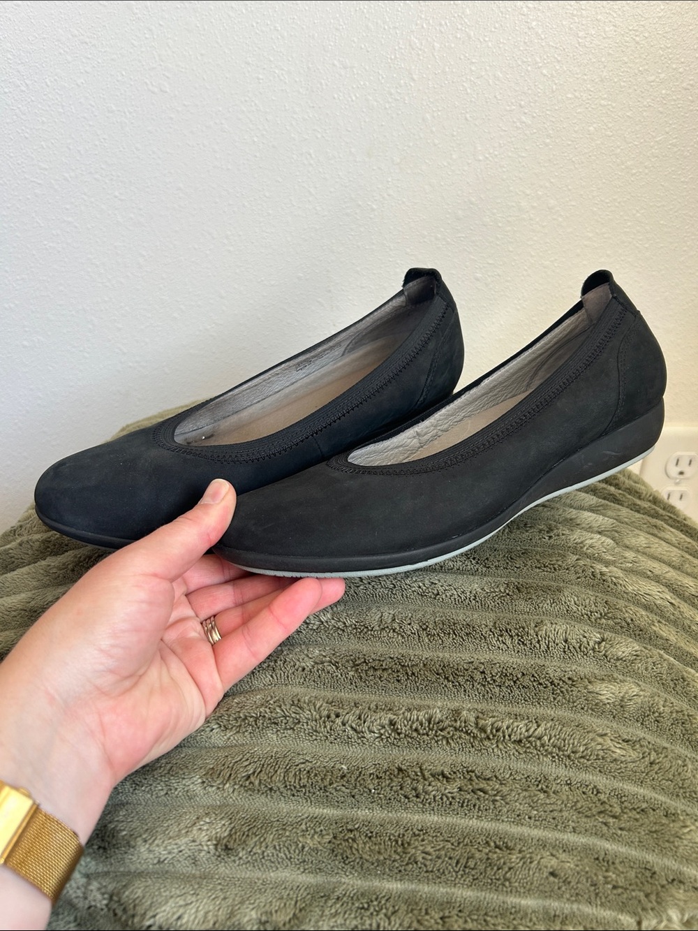 Danskos Women’s Black Ballet Flats - Classic Comfort